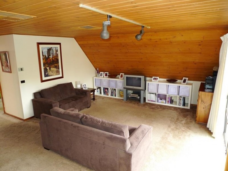 4 Sunnymeade Drive, Aberfoyle Park SA 5159