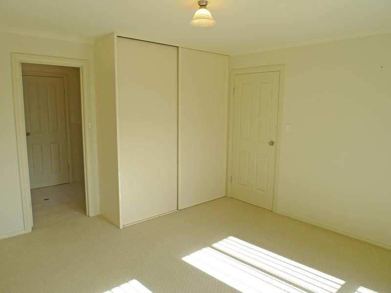 4 Travers Street, Sturt SA 5047
