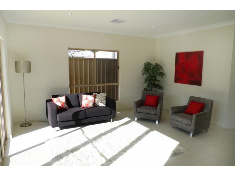 35 Kingston Avenue, Seacombe Gardens SA 5047