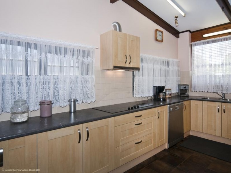 16 Hoylake Street, Novar Gardens SA 5040