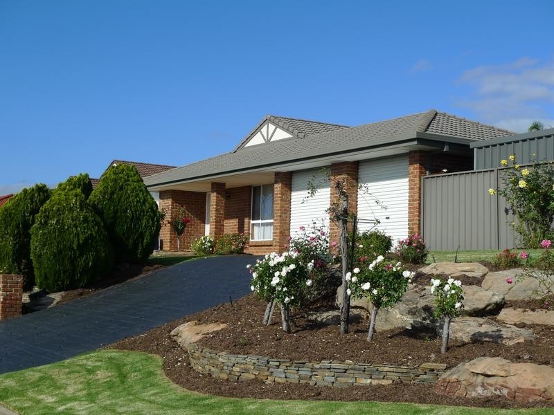2 Jutland Parade, Woodcroft SA 5162