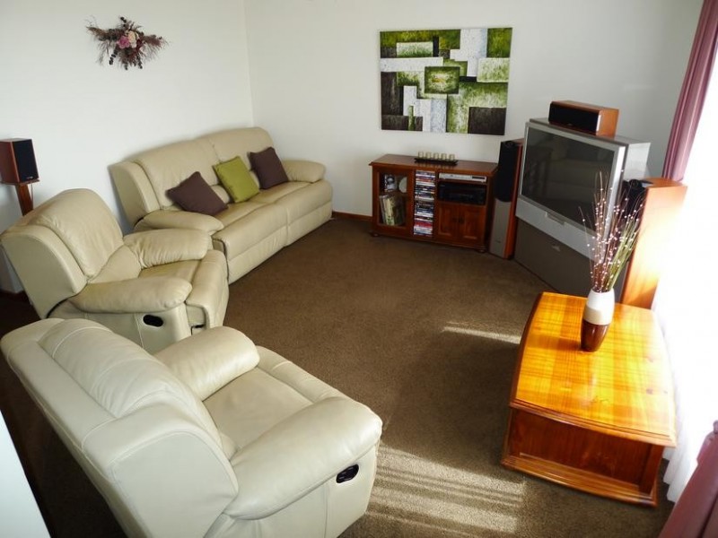 2 Jutland Parade, Woodcroft SA 5162