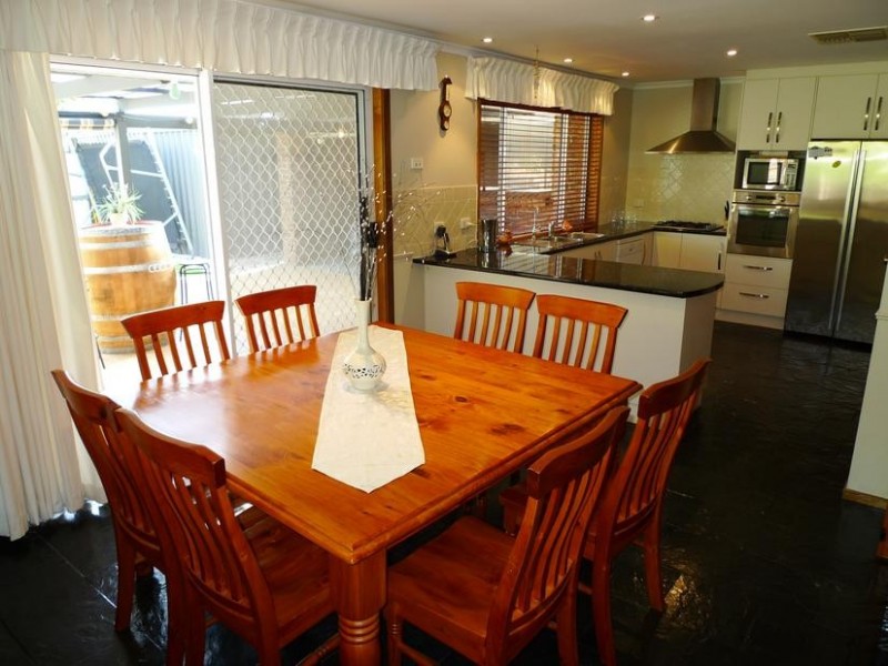 2 Jutland Parade, Woodcroft SA 5162