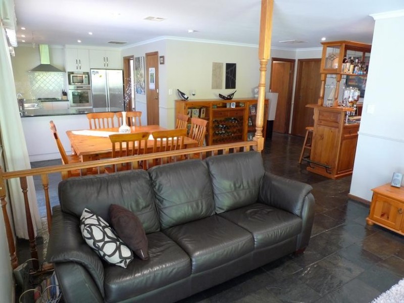 2 Jutland Parade, Woodcroft SA 5162