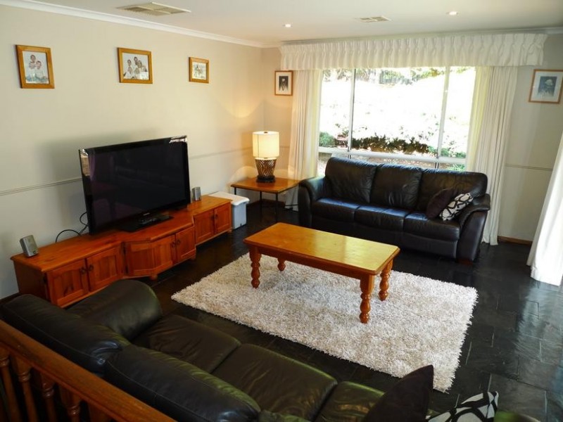 2 Jutland Parade, Woodcroft SA 5162