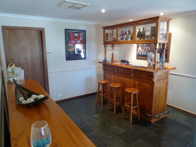 2 Jutland Parade, Woodcroft SA 5162