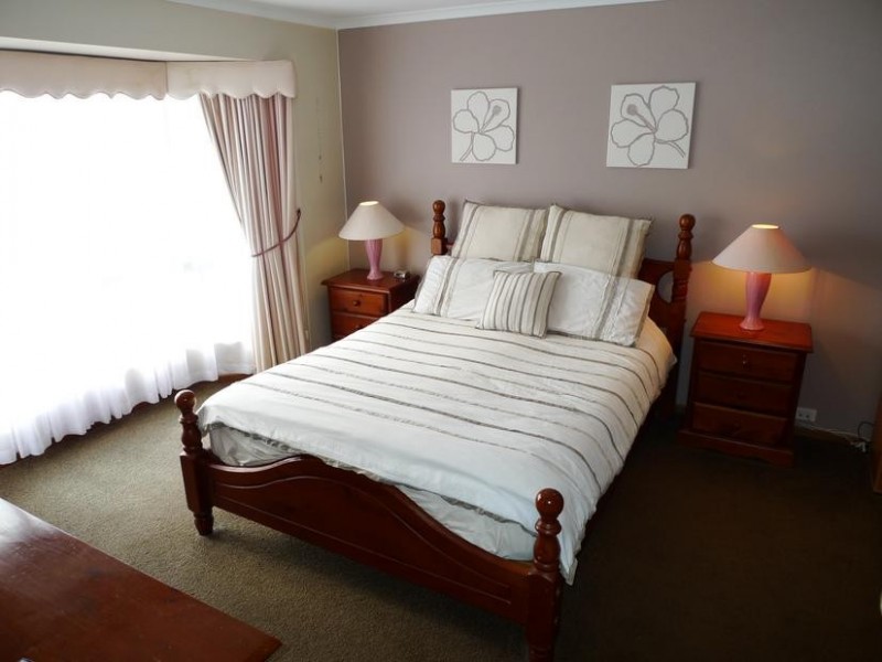 2 Jutland Parade, Woodcroft SA 5162