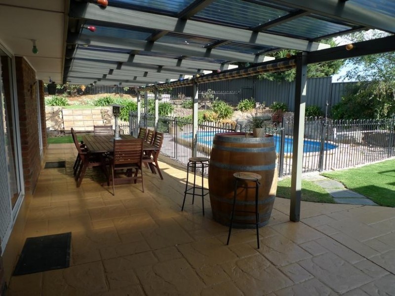 2 Jutland Parade, Woodcroft SA 5162