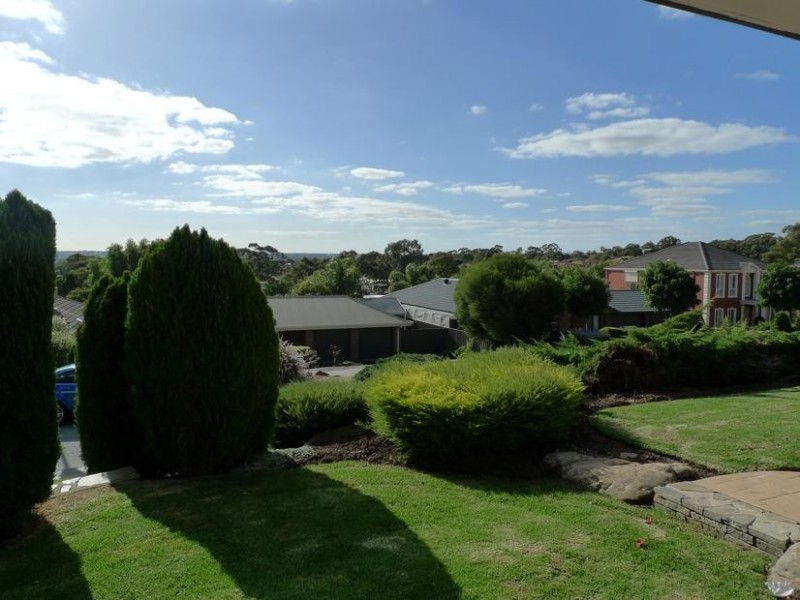 2 Jutland Parade, Woodcroft SA 5162