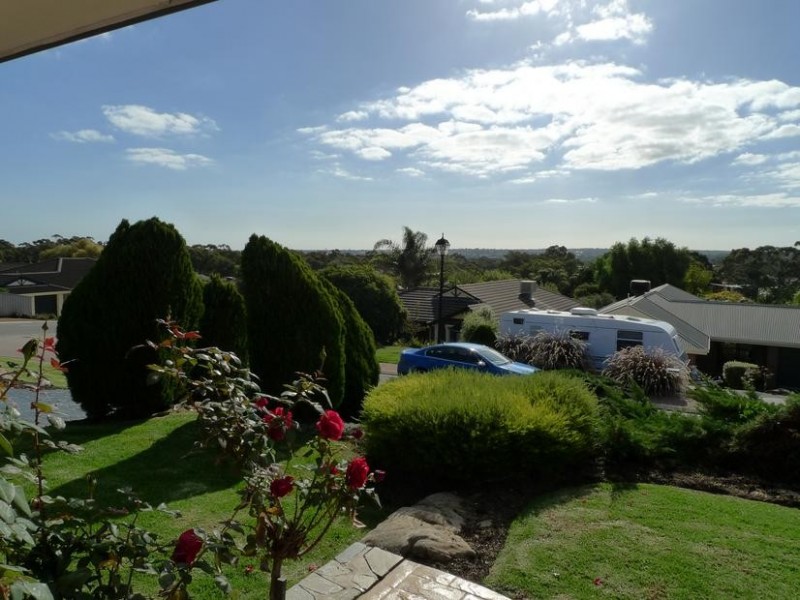 2 Jutland Parade, Woodcroft SA 5162