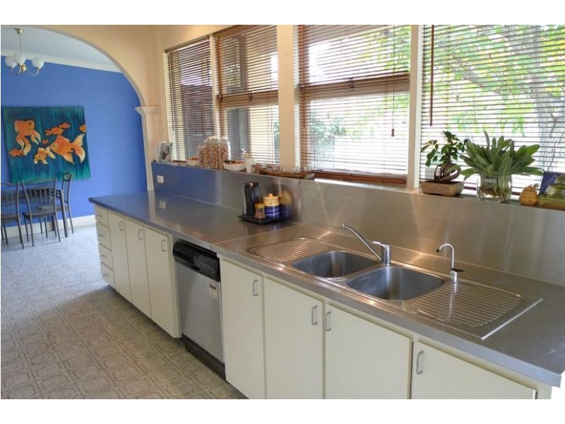 10 Albion Avenue, Glandore SA 5037