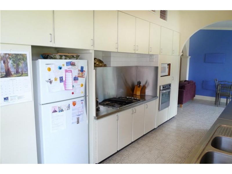 10 Albion Avenue, Glandore SA 5037