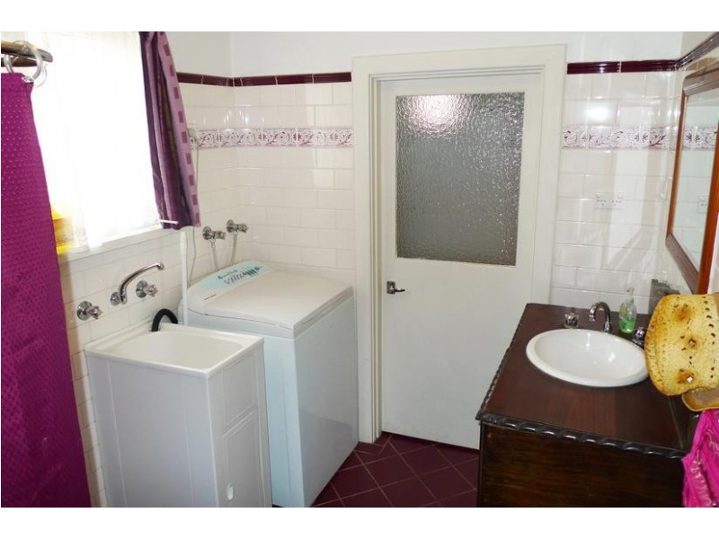 10 Albion Avenue, Glandore SA 5037