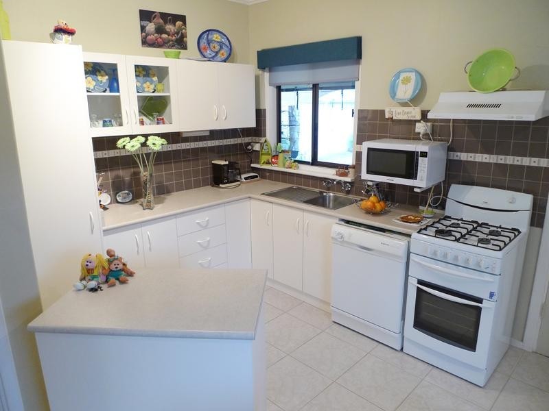 17 Doradilla Avenue, Seacombe Gardens SA 5047
