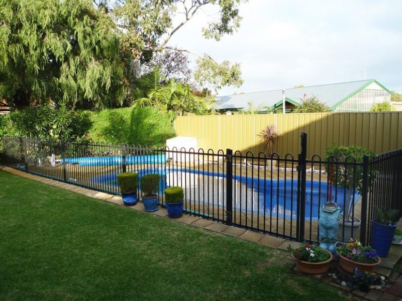 17 Doradilla Avenue, Seacombe Gardens SA 5047