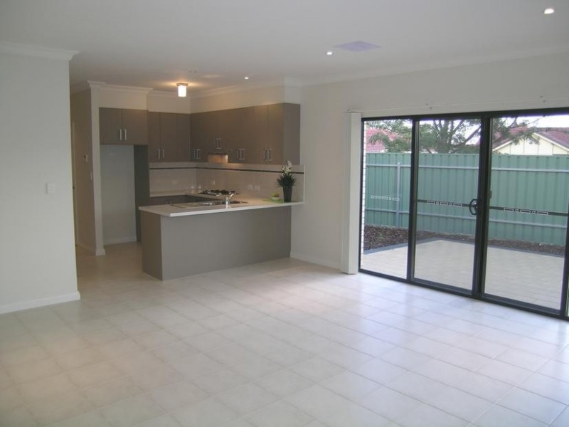 2c Raggatt Crescent, Mitchell Park SA 5043