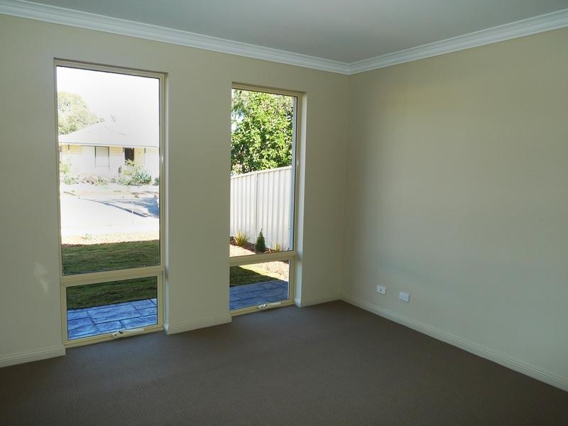 9a Sutton Avenue, Seacombe Gardens SA 5047