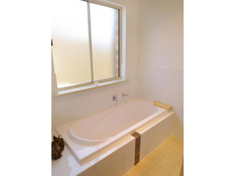 9a Sutton Avenue, Seacombe Gardens SA 5047