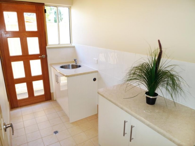 9a Sutton Avenue, Seacombe Gardens SA 5047