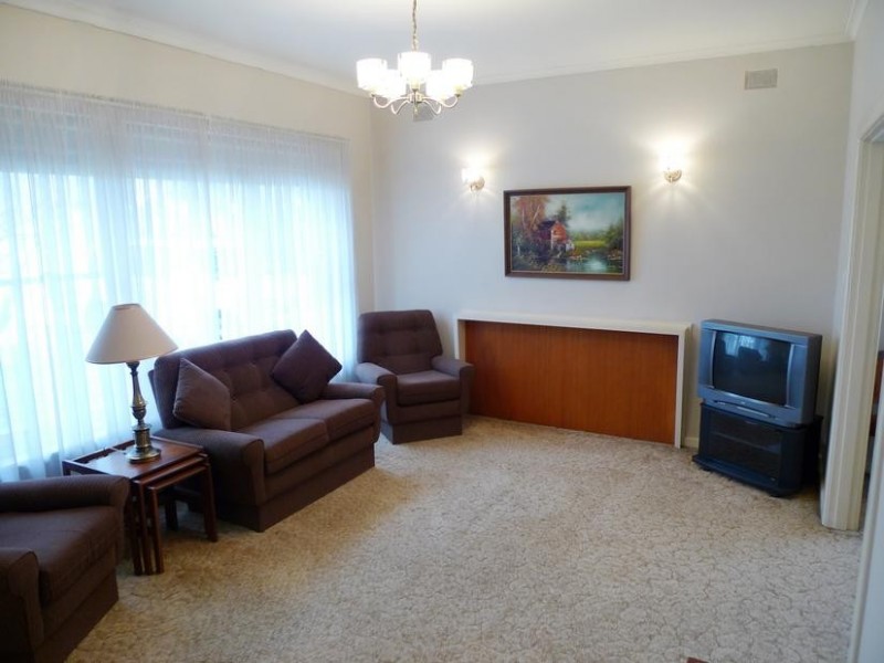 10 Wingfield Avenue, Clovelly Park SA 5042