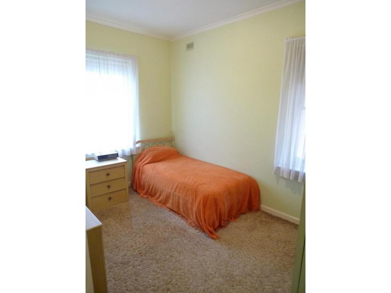 10 Wingfield Avenue, Clovelly Park SA 5042