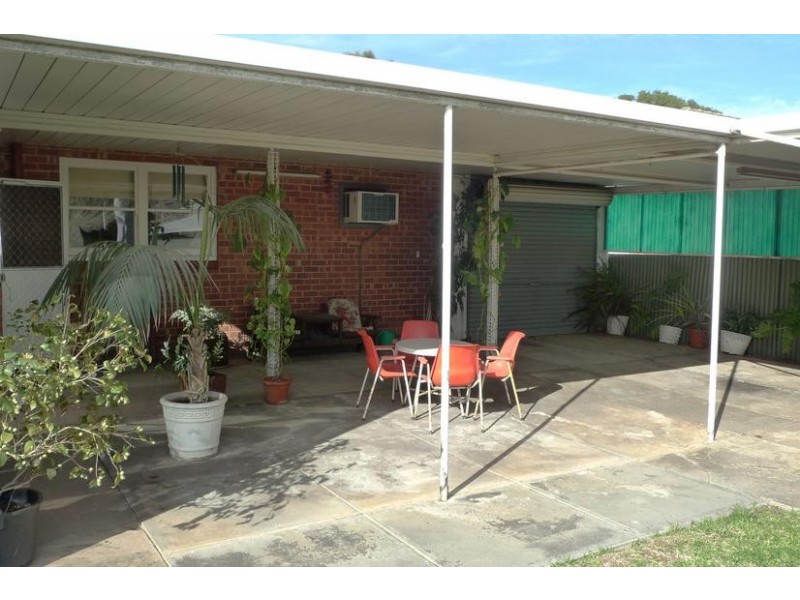10 Wingfield Avenue, Clovelly Park SA 5042