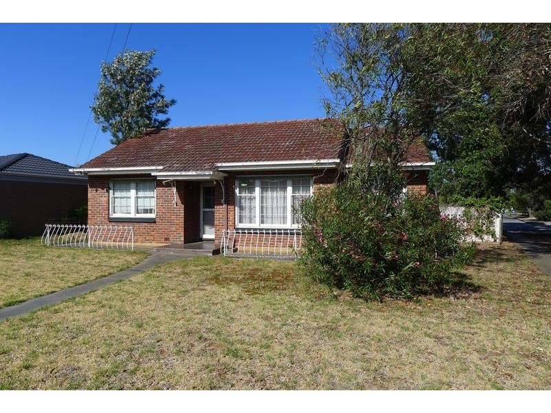 8 Larkdale Avenue, Marion SA 5043