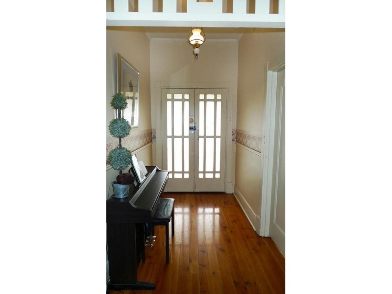 10 Albion Avenue, Glandore SA 5037