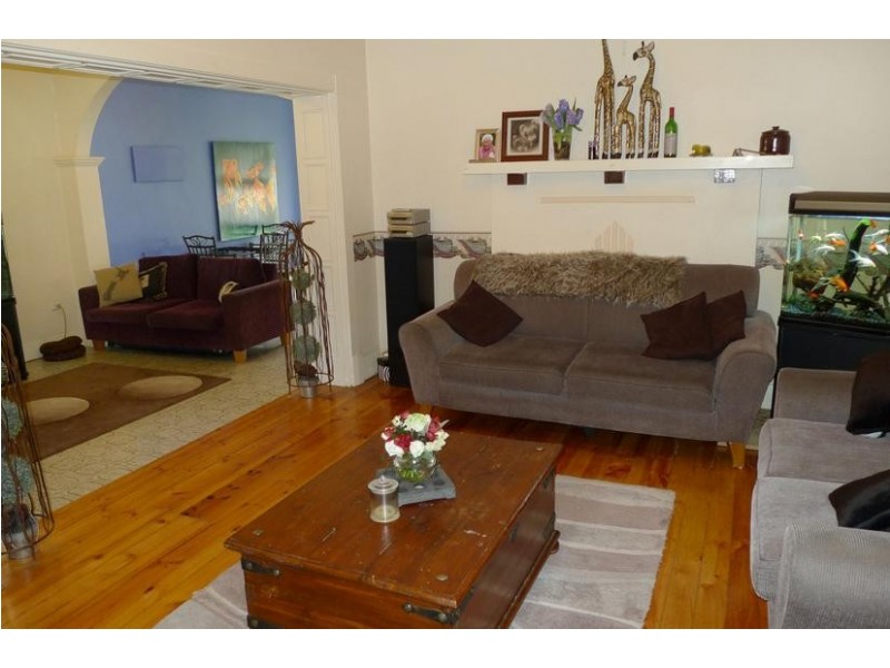 10 Albion Avenue, Glandore SA 5037