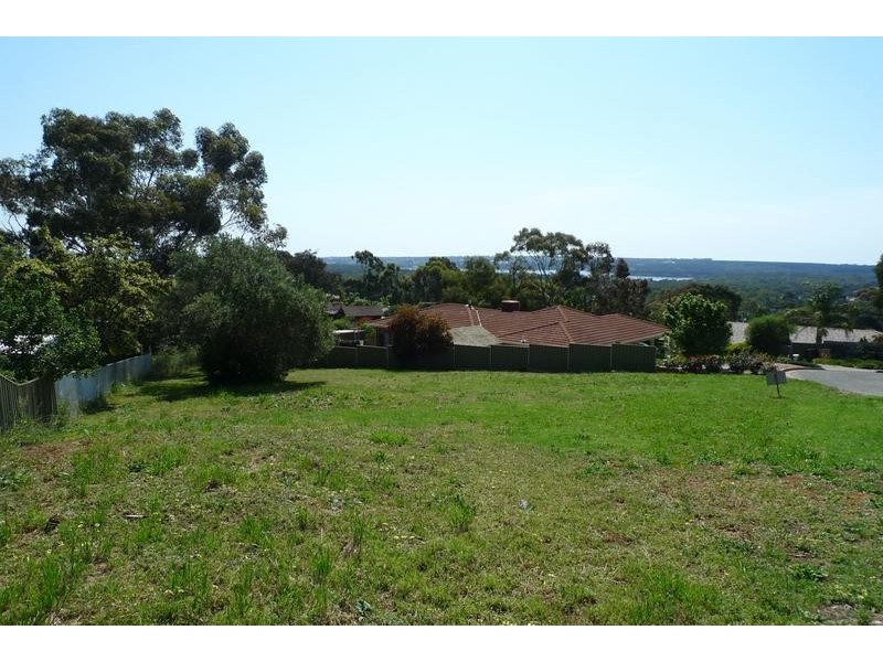 8 Nicolle Court, Happy Valley SA 5159