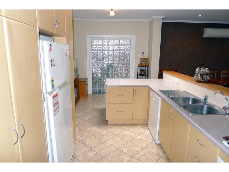 18 Barkuna Avenue, Mitchell Park SA 5043