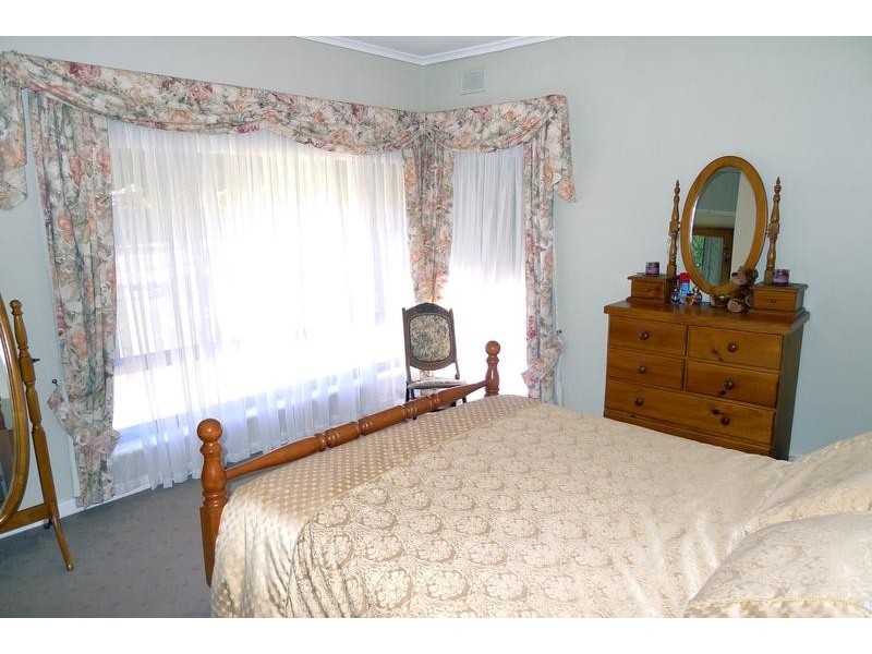 18 Barkuna Avenue, Mitchell Park SA 5043