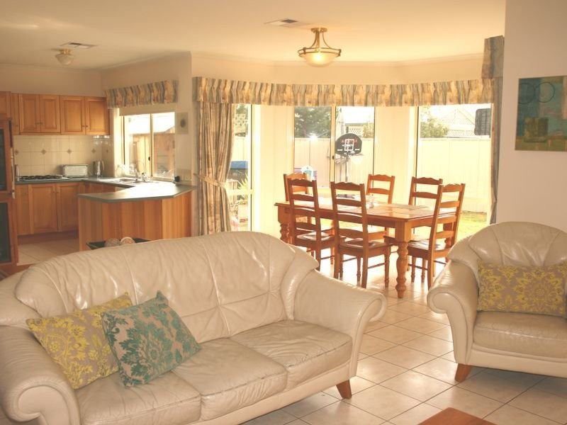 5 Chatswood Walk, Morphettville SA 5043