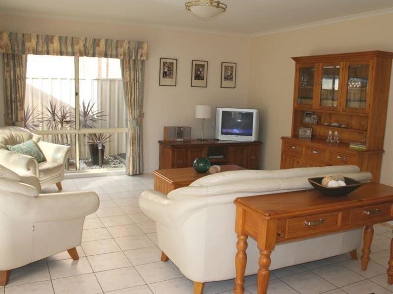 5 Chatswood Walk, Morphettville SA 5043