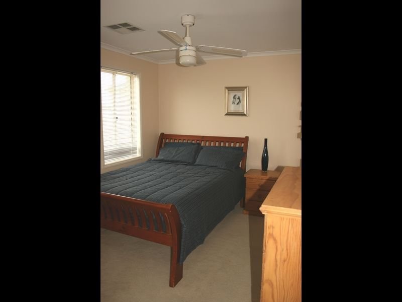 5 Chatswood Walk, Morphettville SA 5043