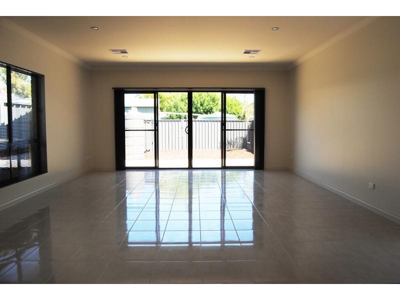 10 Ella Street, Dover Gardens SA 5048