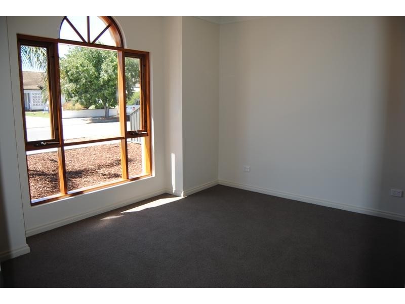 10 Ella Street, Dover Gardens SA 5048