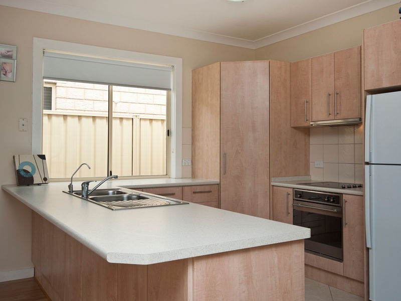 1 Kent Avenue, Seacombe Gardens SA 5047