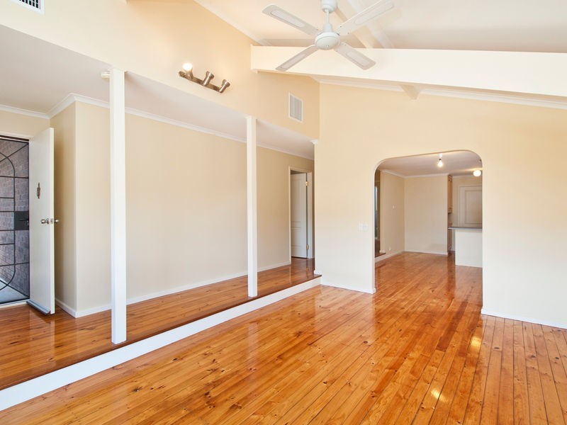 9 Scarvell Avenue, Trott Park SA 5158