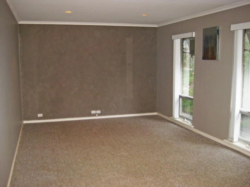 9 Hui Hui Drive, Happy Valley SA 5159