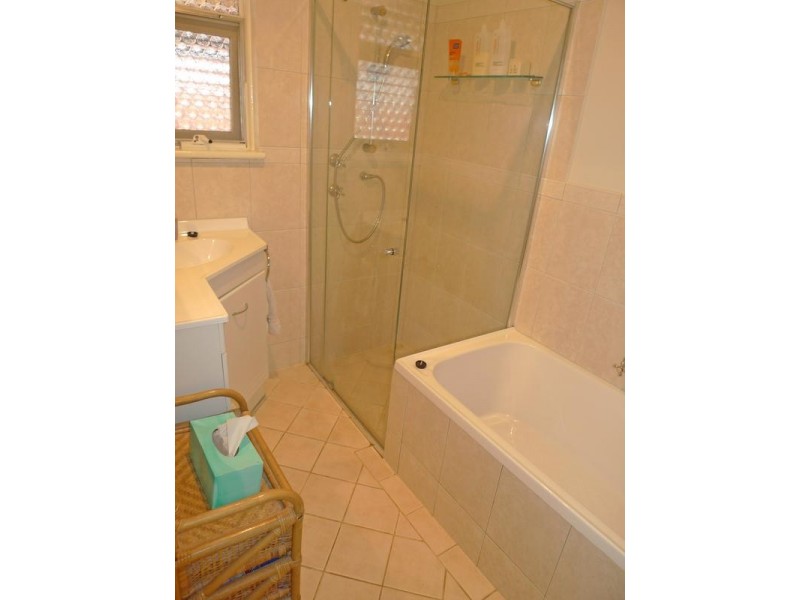 9 Hui Hui Drive, Happy Valley SA 5159