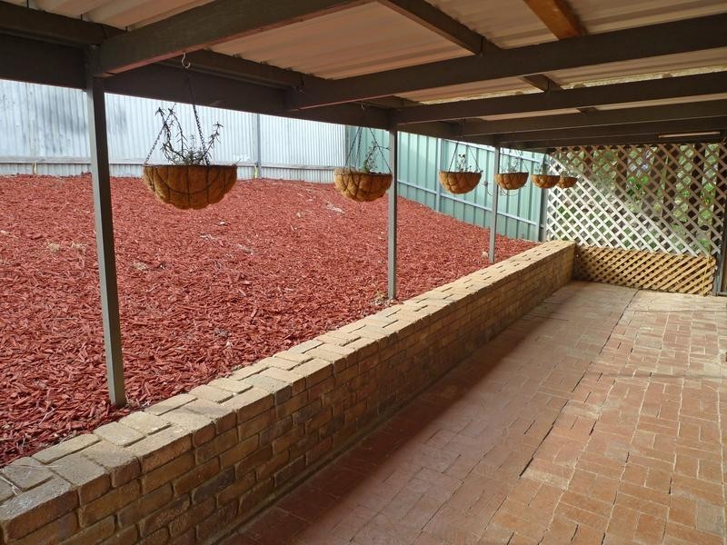 9 Hui Hui Drive, Happy Valley SA 5159