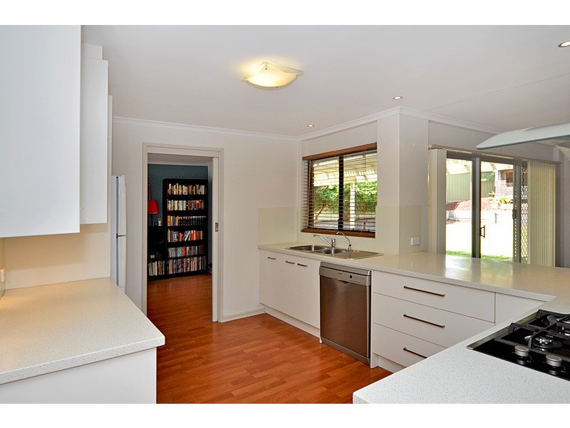 2 Davey Court, Happy Valley SA 5159