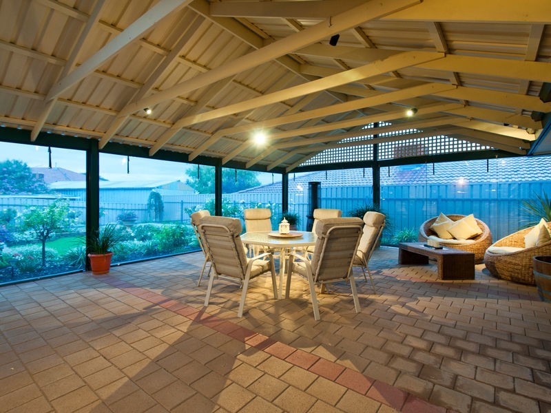 13 Paignton Close, Moana SA 5169