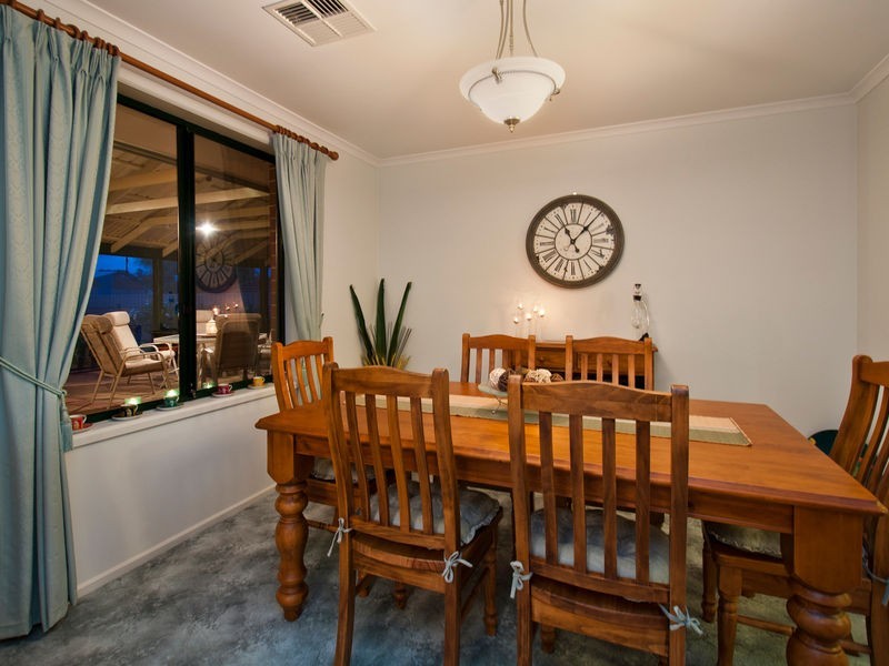 13 Paignton Close, Moana SA 5169