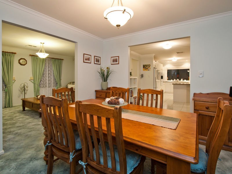 13 Paignton Close, Moana SA 5169