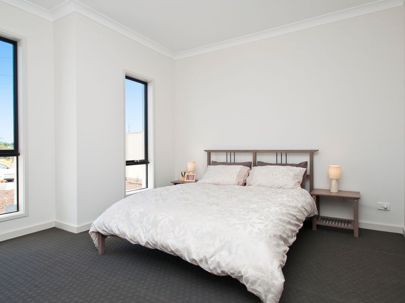 1 Yerong Street, Seacombe Gardens SA 5047