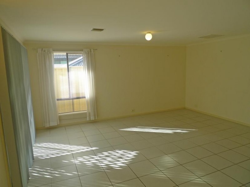 24 New York Road, Aberfoyle Park SA 5159