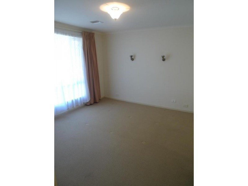 24 New York Road, Aberfoyle Park SA 5159