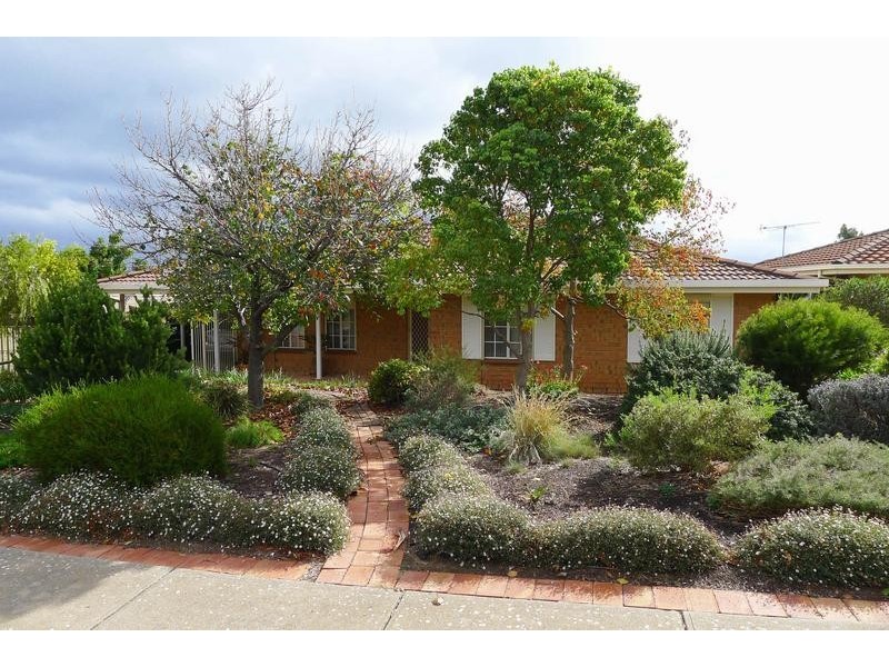 27 Warilda Crescent, Hallett Cove SA 5158